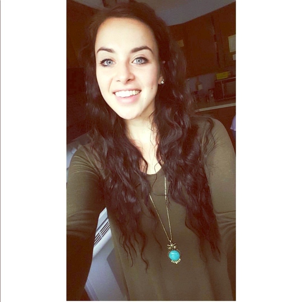 Meet your Posher, Cassandra